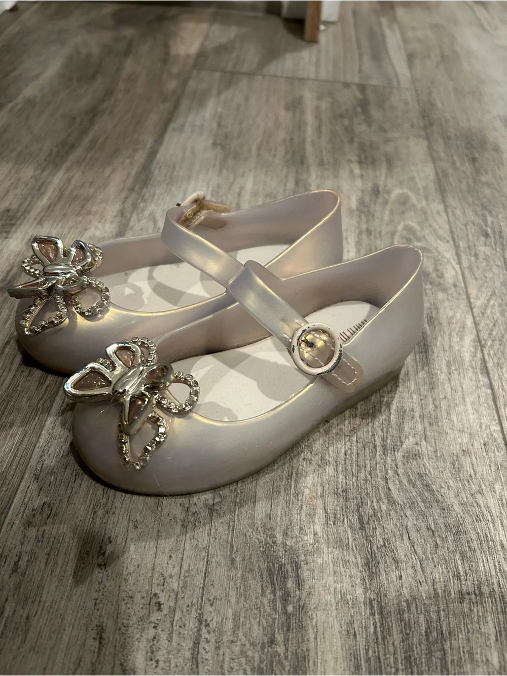 Mini Melissa Girls' Butterfly Mary Janes with Crystal Bow US 8